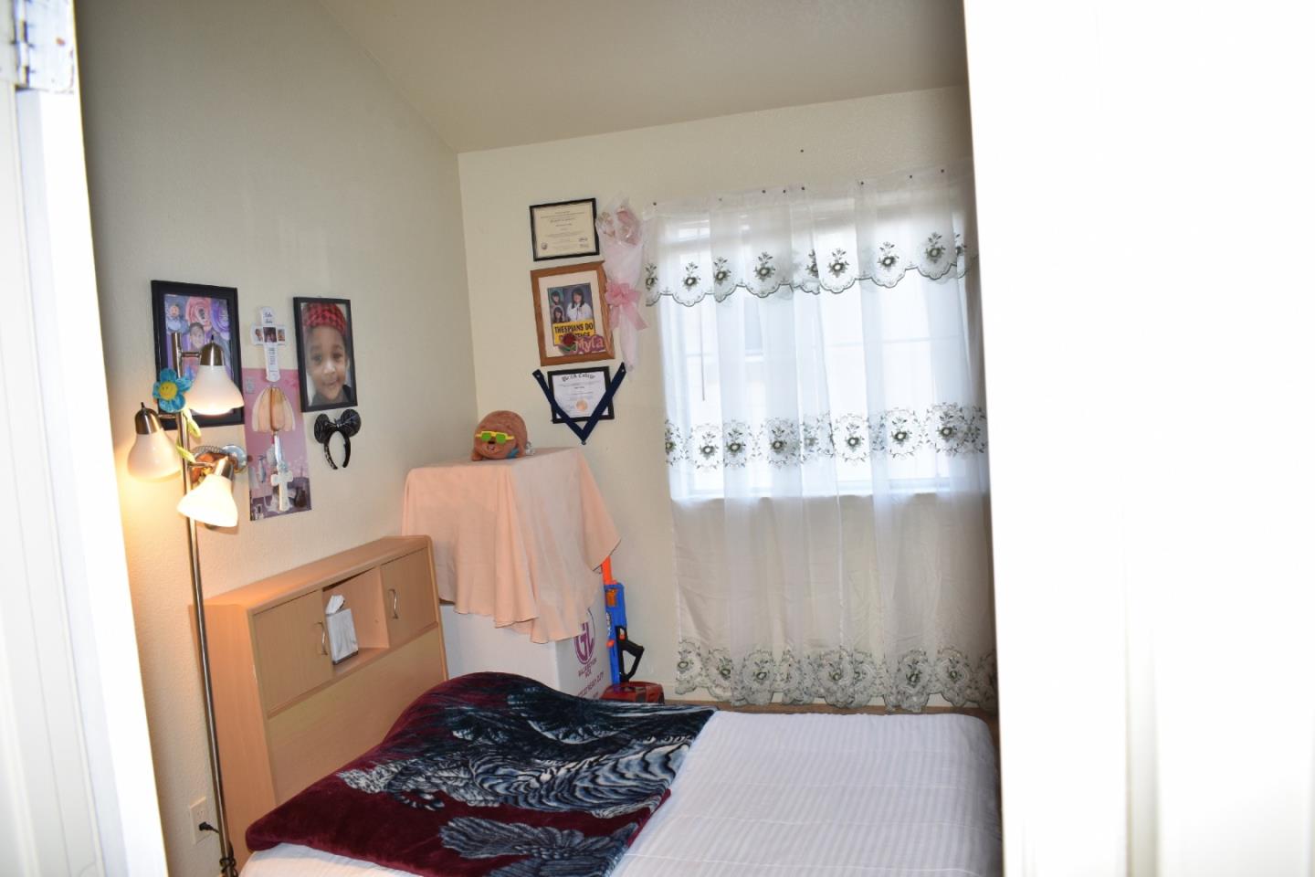 Detail Gallery Image 11 of 17 For 99 Austin Ave, Hayward,  CA 94544 - 4 Beds | 2/1 Baths