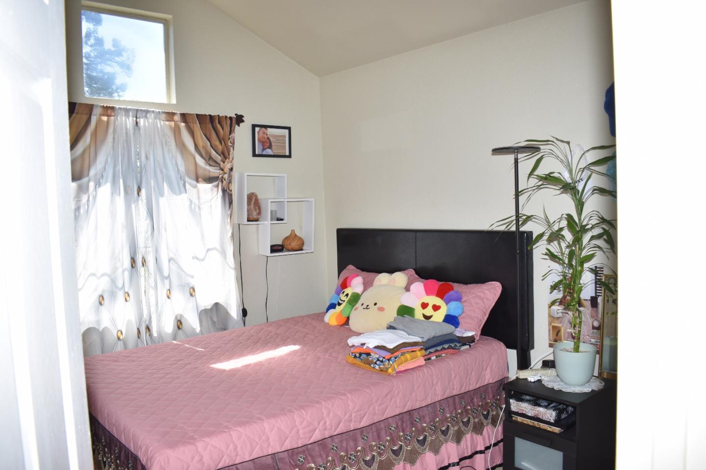 Detail Gallery Image 13 of 17 For 99 Austin Ave, Hayward,  CA 94544 - 4 Beds | 2/1 Baths