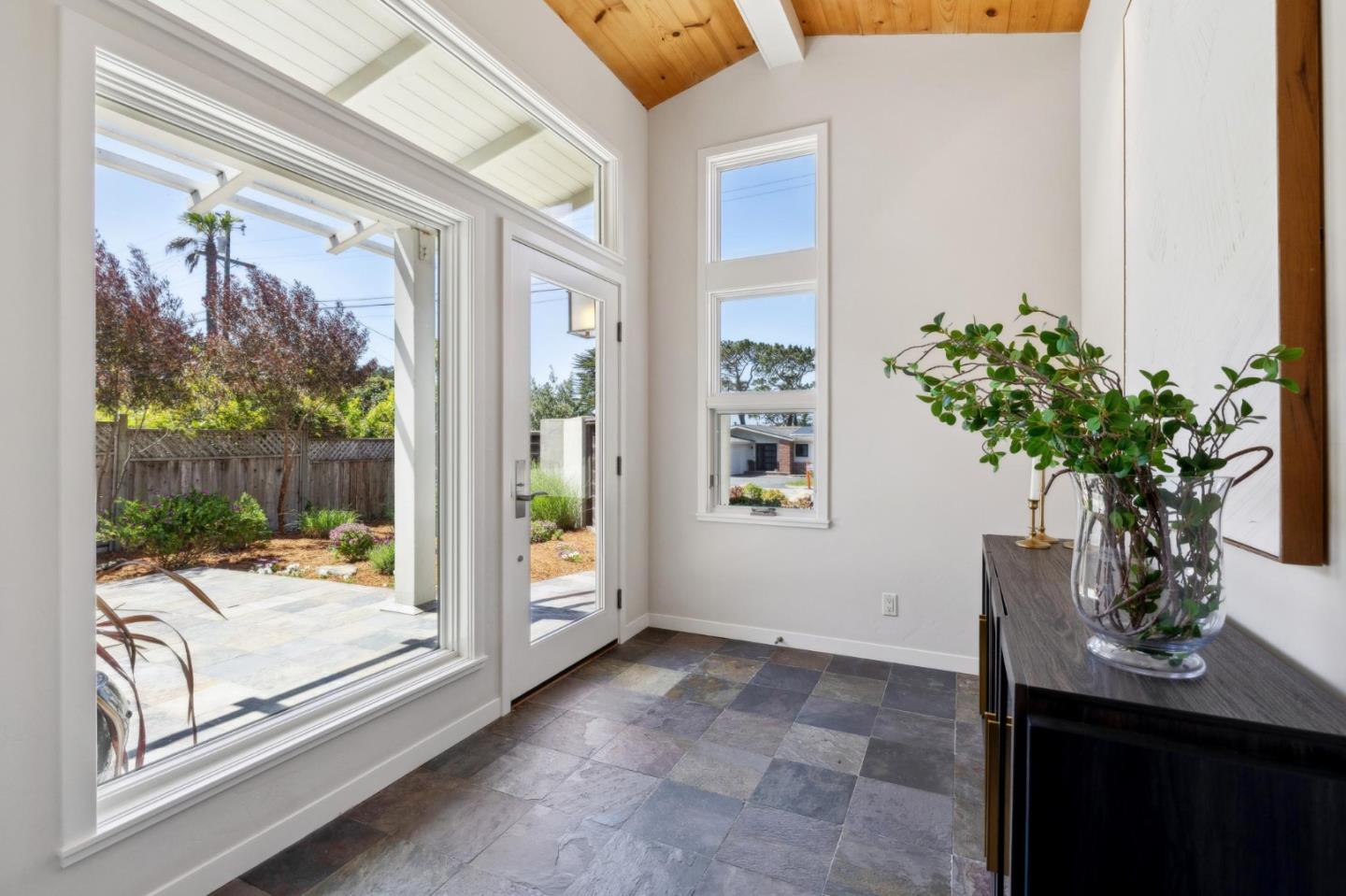 Detail Gallery Image 10 of 61 For 219 Crocker Ave, Pacific Grove,  CA 93950 - 4 Beds | 2 Baths