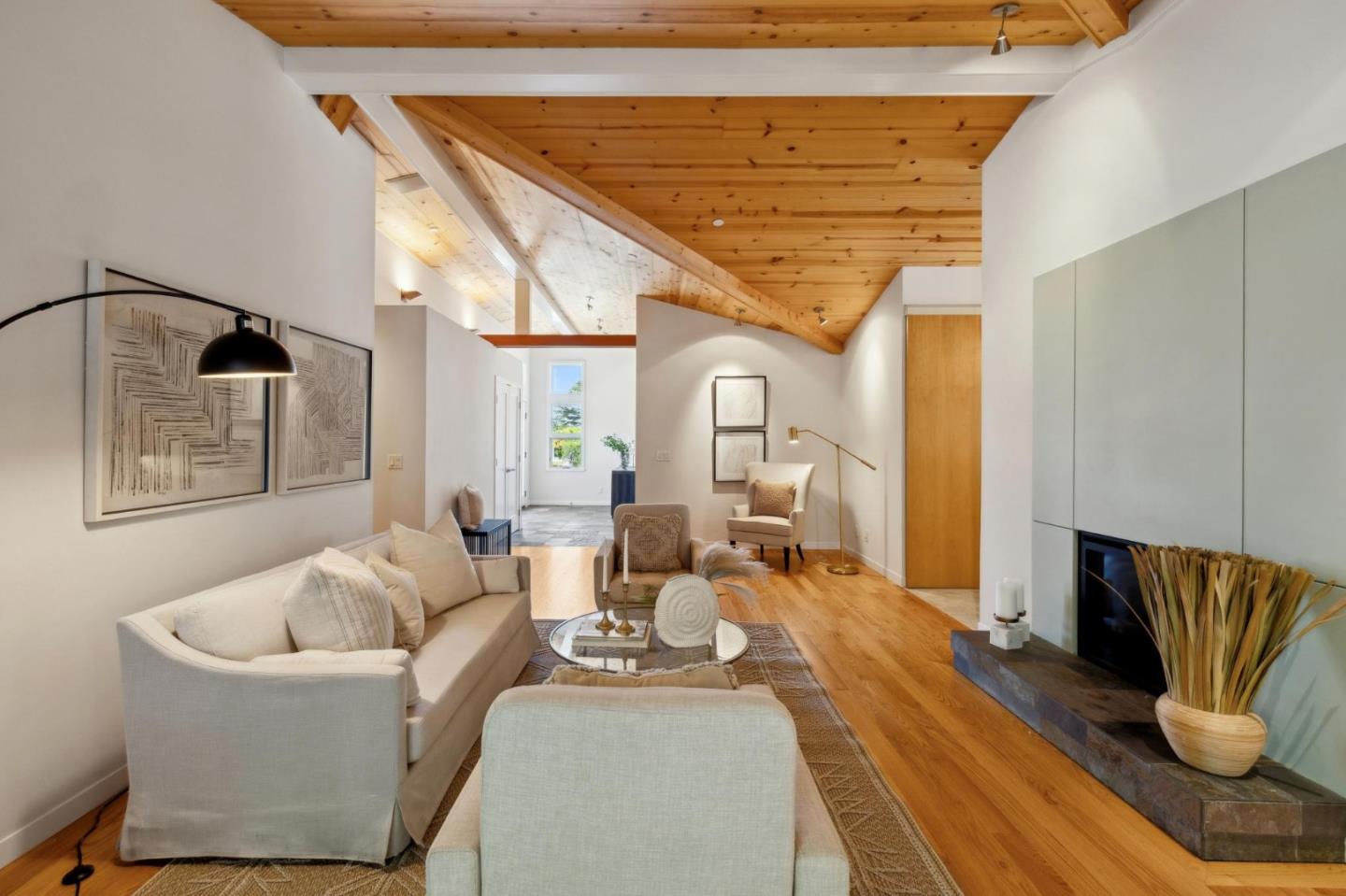 Detail Gallery Image 12 of 61 For 219 Crocker Ave, Pacific Grove,  CA 93950 - 4 Beds | 2 Baths