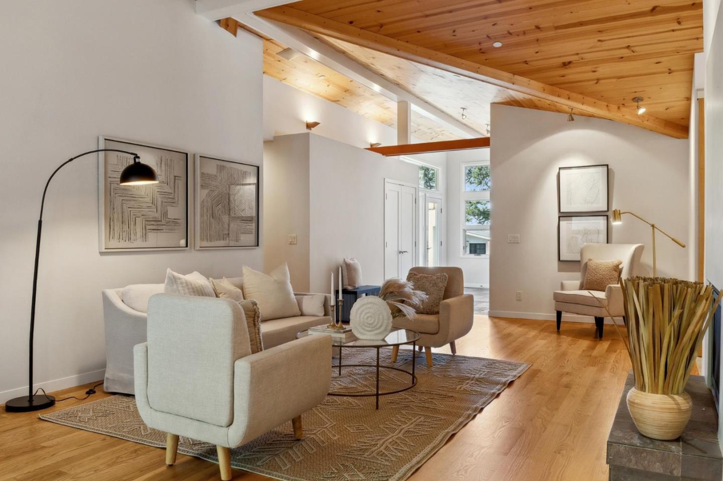 Detail Gallery Image 14 of 61 For 219 Crocker Ave, Pacific Grove,  CA 93950 - 4 Beds | 2 Baths