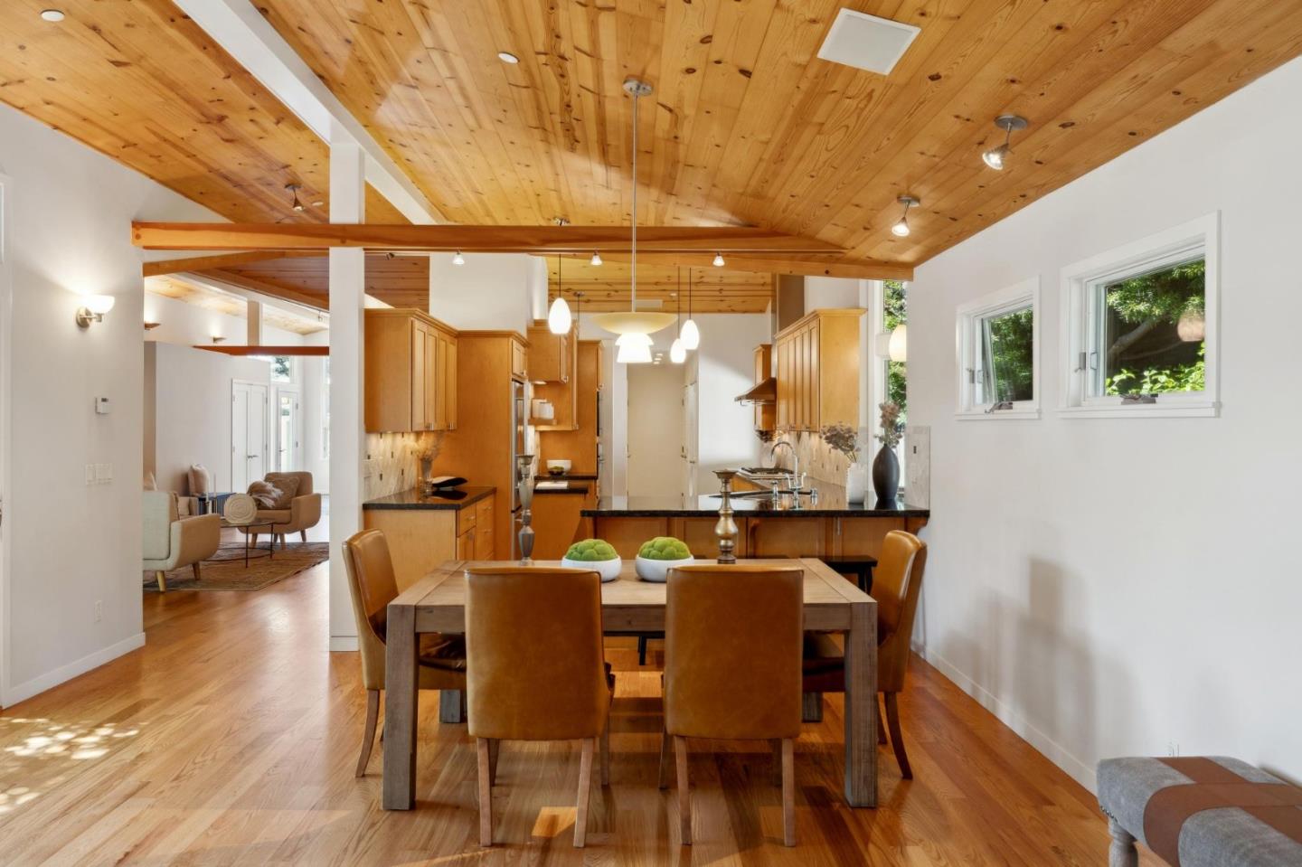 Detail Gallery Image 15 of 61 For 219 Crocker Ave, Pacific Grove,  CA 93950 - 4 Beds | 2 Baths