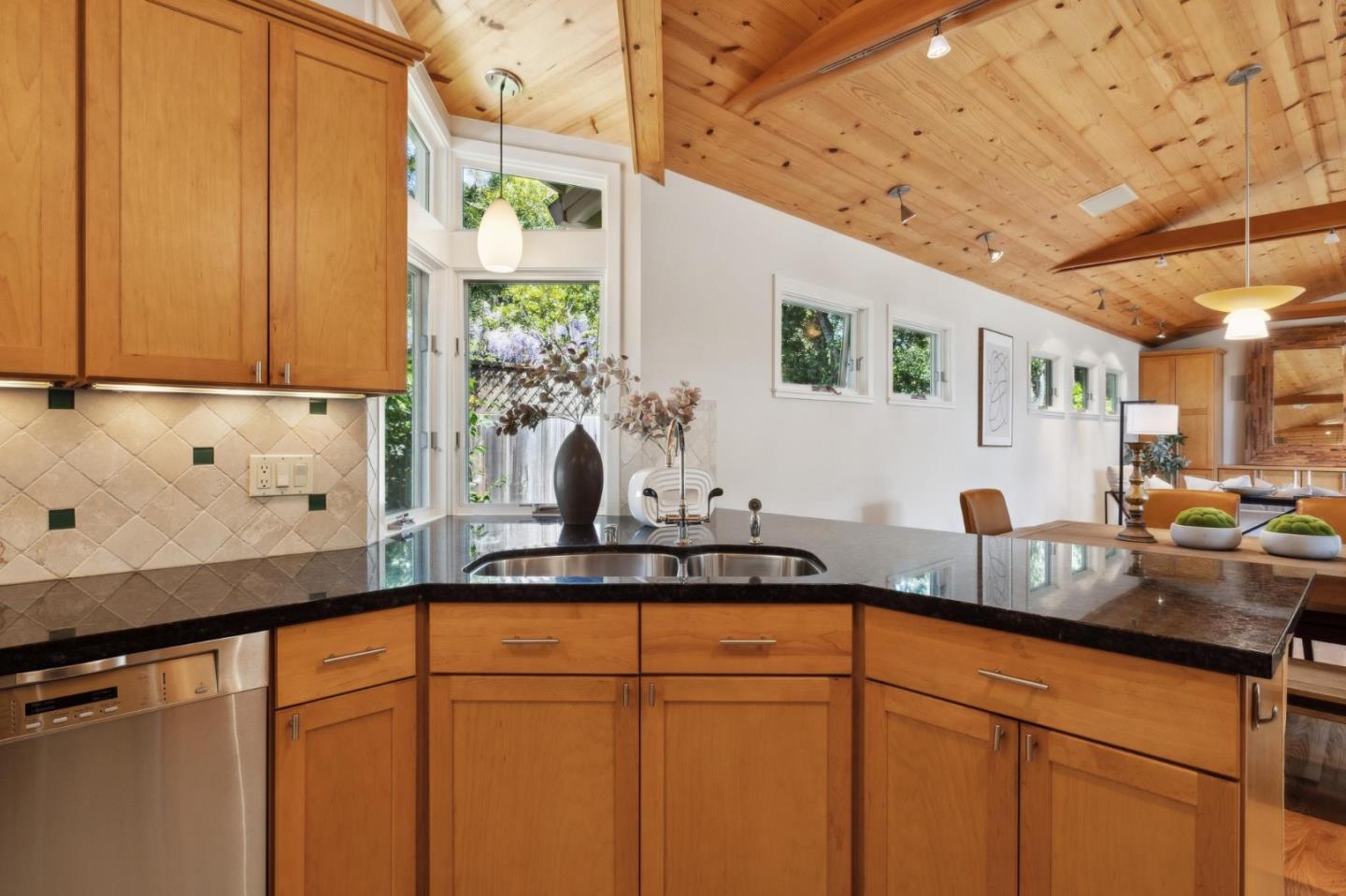 Detail Gallery Image 19 of 61 For 219 Crocker Ave, Pacific Grove,  CA 93950 - 4 Beds | 2 Baths