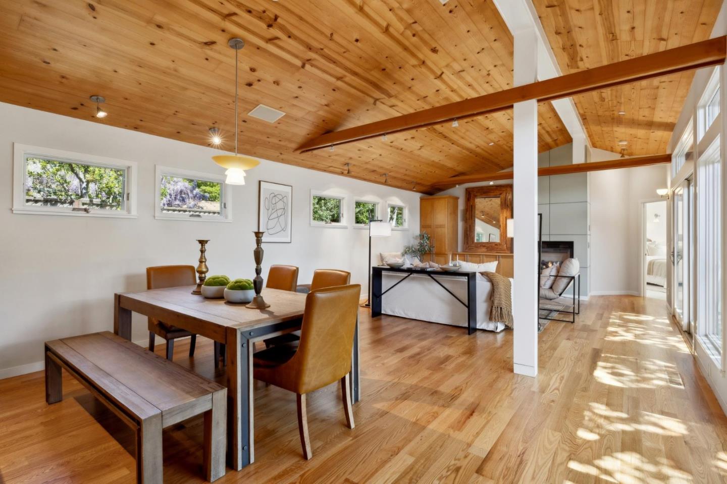 Detail Gallery Image 21 of 61 For 219 Crocker Ave, Pacific Grove,  CA 93950 - 4 Beds | 2 Baths