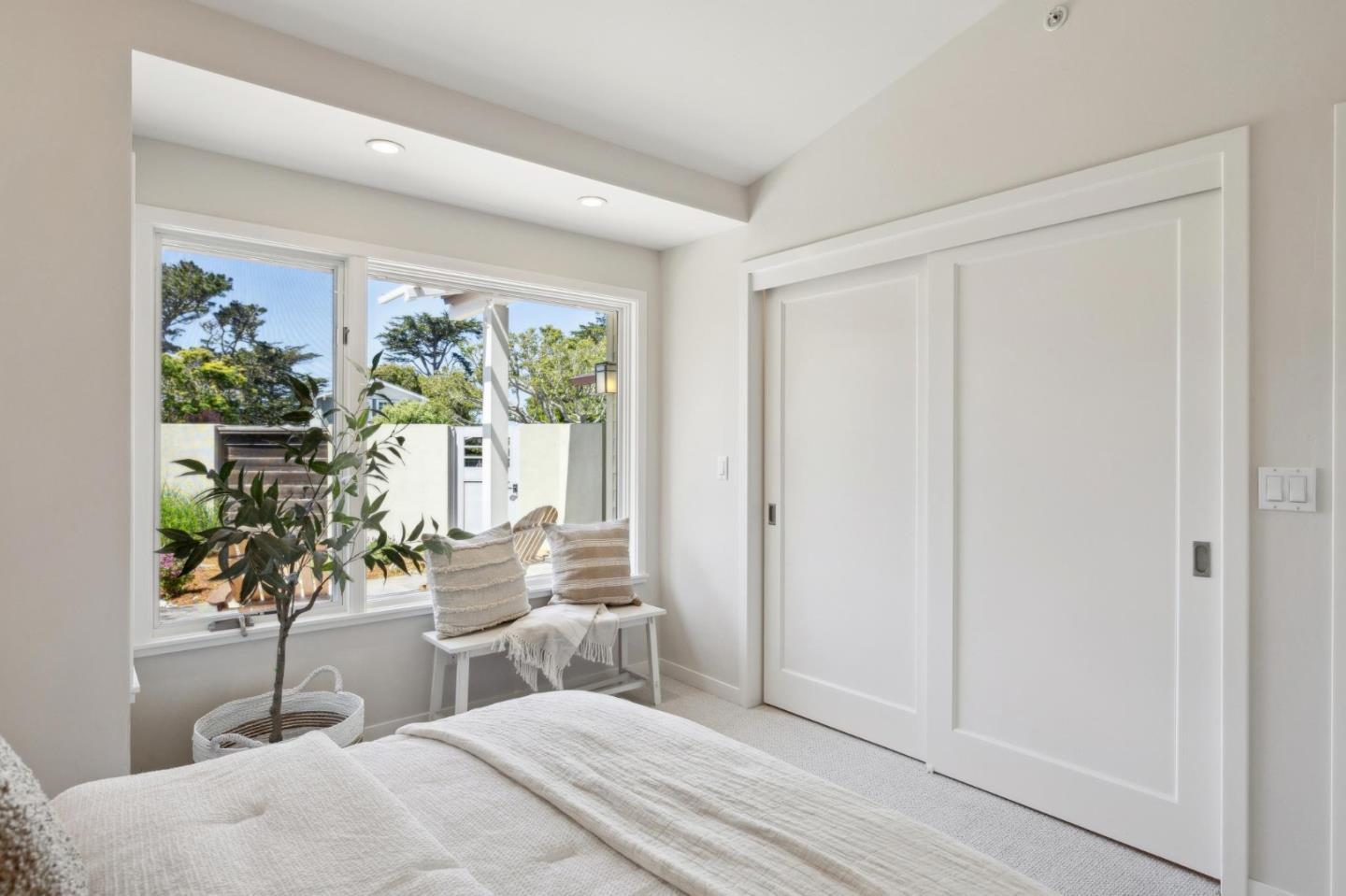 Detail Gallery Image 34 of 61 For 219 Crocker Ave, Pacific Grove,  CA 93950 - 4 Beds | 2 Baths