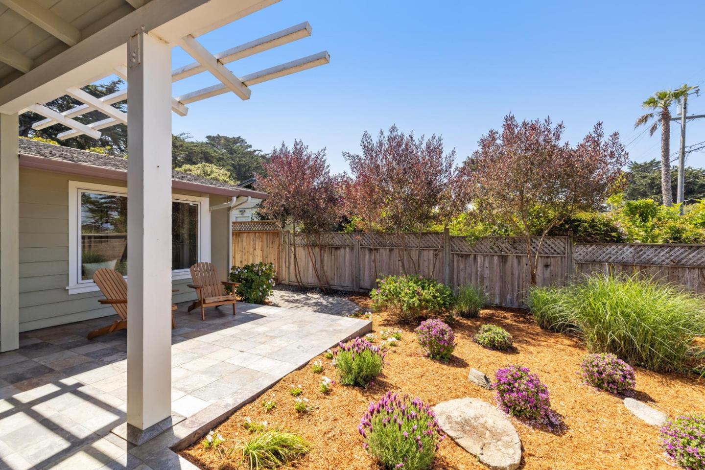 Detail Gallery Image 5 of 61 For 219 Crocker Ave, Pacific Grove,  CA 93950 - 4 Beds | 2 Baths