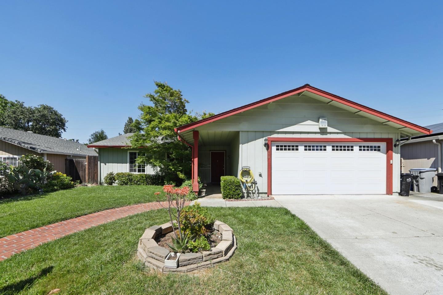 Detail Gallery Image 2 of 29 For 7060 Avenida Rotella, San Jose,  CA 95139 - 3 Beds | 2 Baths