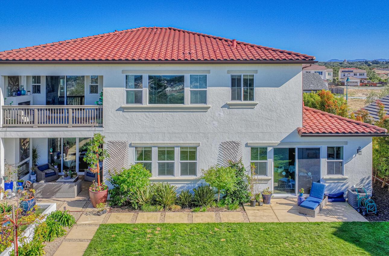 Detail Gallery Image 3 of 76 For 2967 Garnet Way, Marina,  CA 93933 - 5 Beds | 4/1 Baths