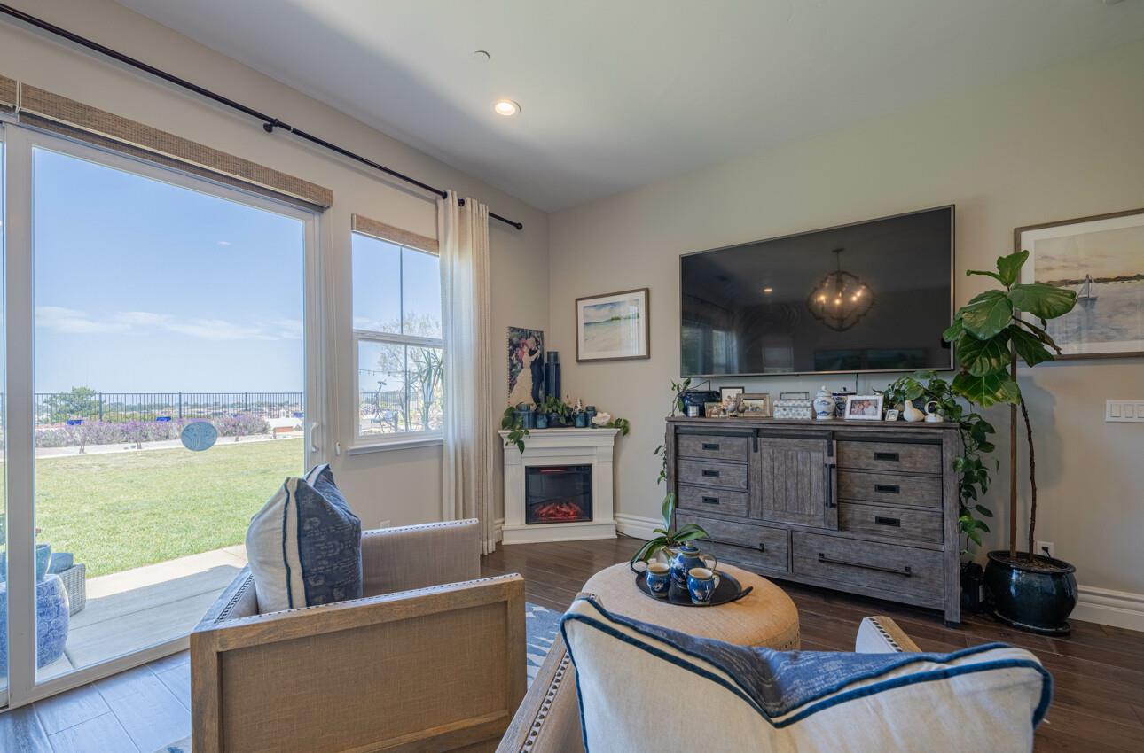 Detail Gallery Image 30 of 76 For 2967 Garnet Way, Marina,  CA 93933 - 5 Beds | 4/1 Baths