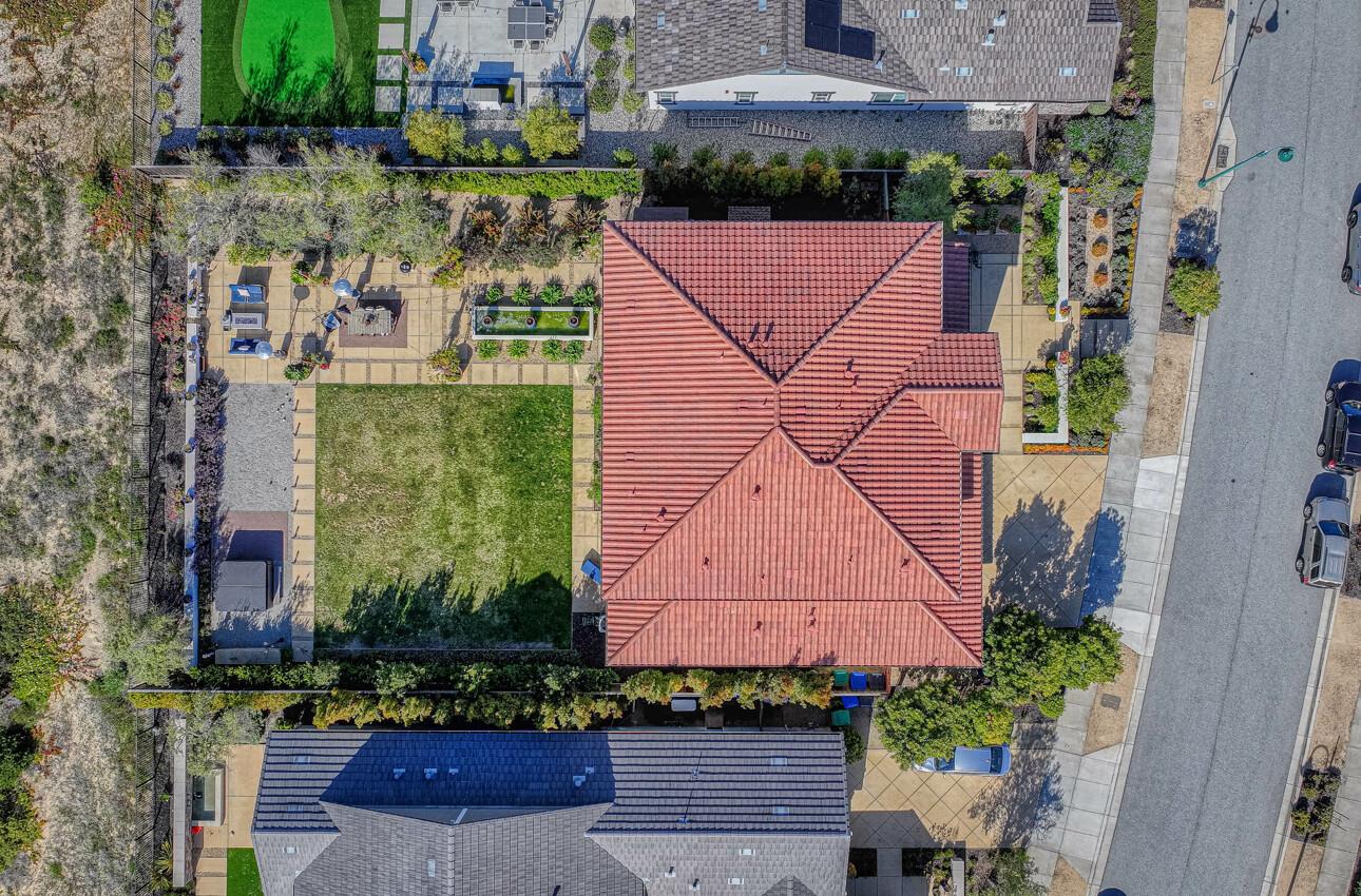 Detail Gallery Image 4 of 76 For 2967 Garnet Way, Marina,  CA 93933 - 5 Beds | 4/1 Baths