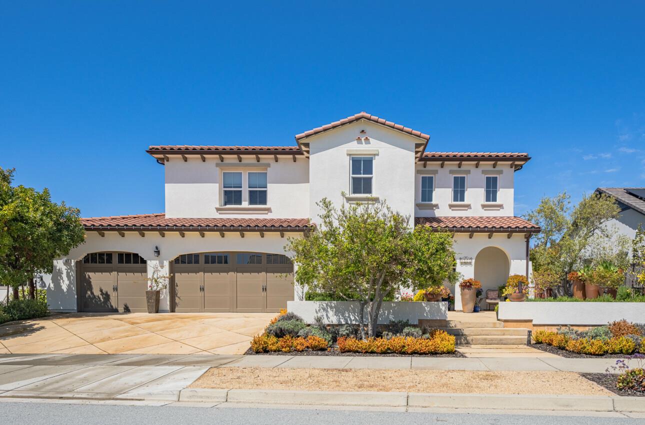 Detail Gallery Image 5 of 76 For 2967 Garnet Way, Marina,  CA 93933 - 5 Beds | 4/1 Baths