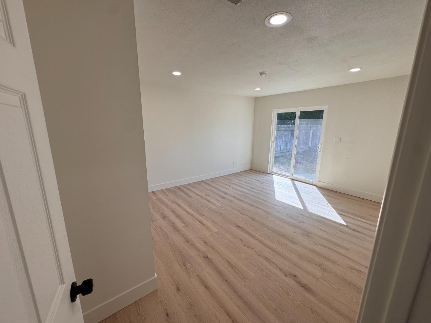 Detail Gallery Image 9 of 12 For 324 Hutchison Dr, Greenfield,  CA 93927 - 3 Beds | 2 Baths