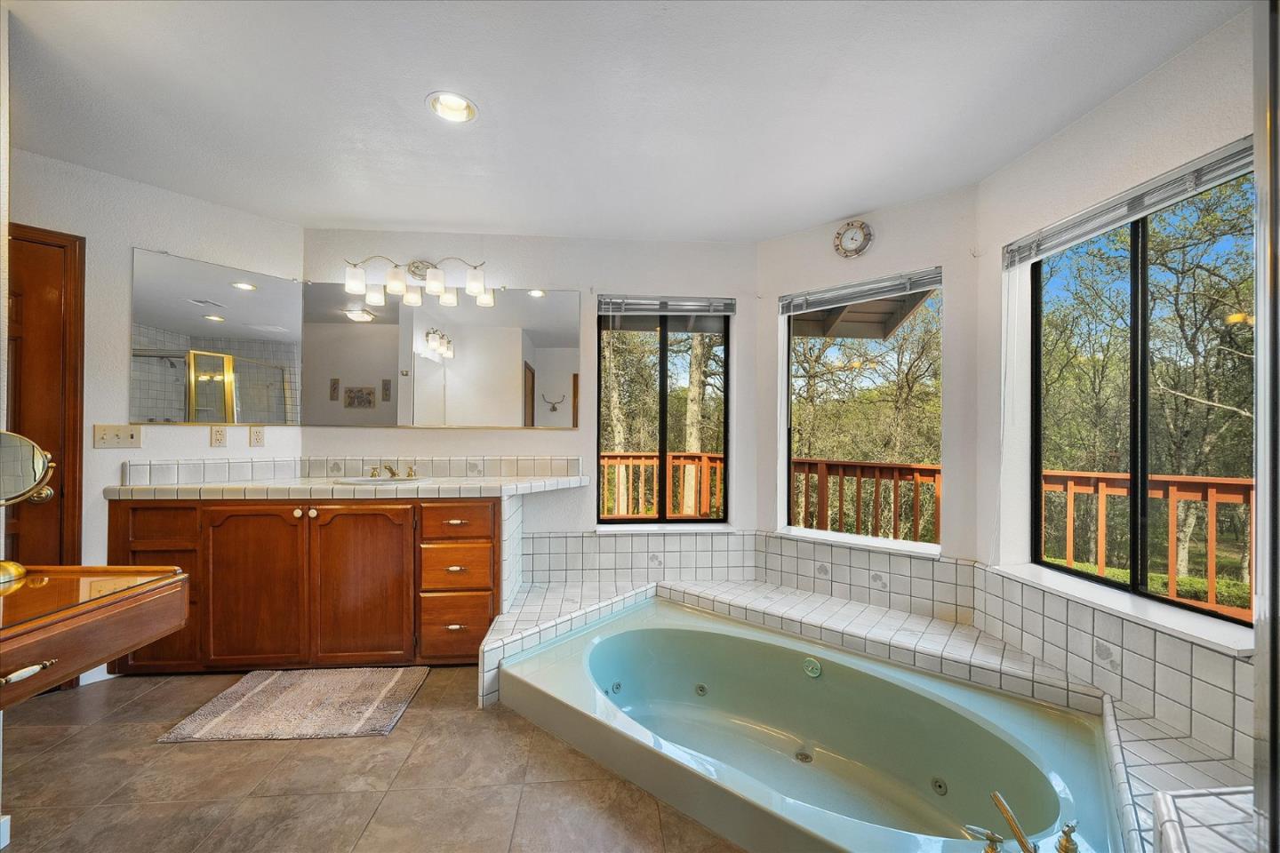 Detail Gallery Image 20 of 57 For 19862 Paso Robles Ave, Redding,  CA 96003 - 3 Beds | 2 Baths