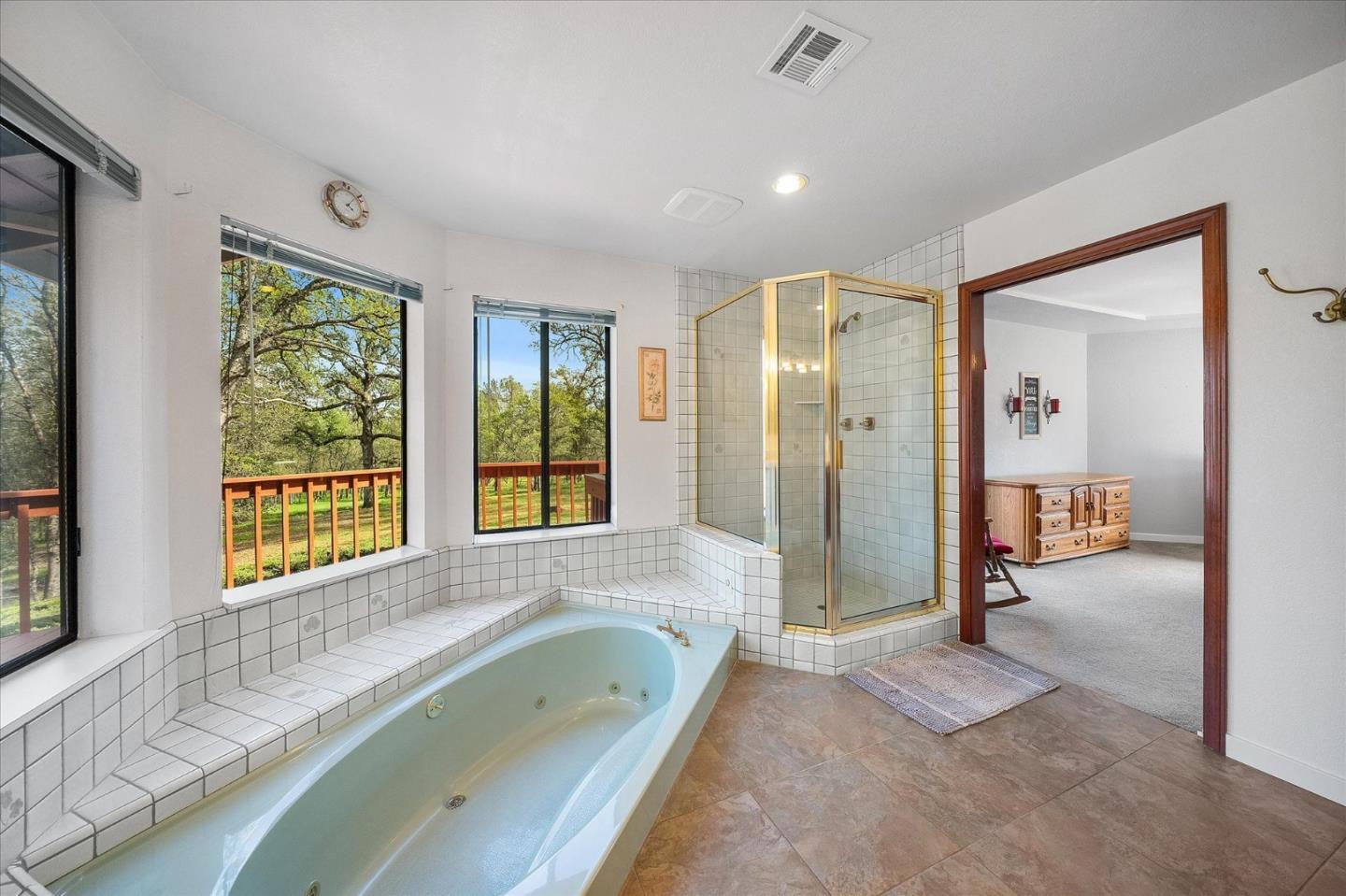 Detail Gallery Image 21 of 57 For 19862 Paso Robles Ave, Redding,  CA 96003 - 3 Beds | 2 Baths