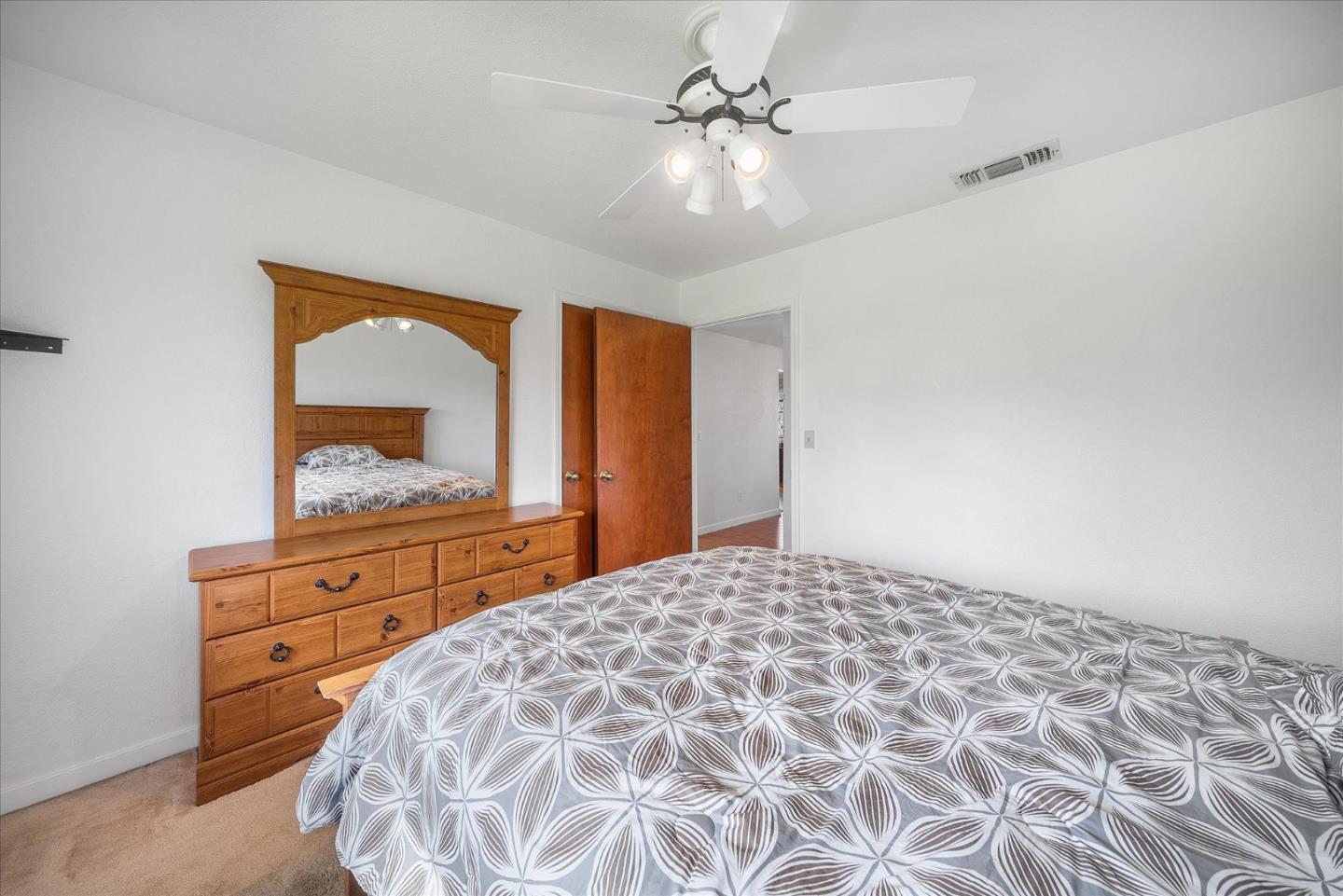 Detail Gallery Image 22 of 57 For 19862 Paso Robles Ave, Redding,  CA 96003 - 3 Beds | 2 Baths