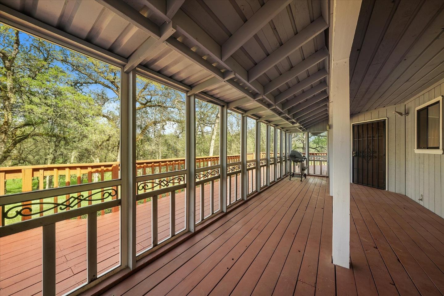 Detail Gallery Image 30 of 57 For 19862 Paso Robles Ave, Redding,  CA 96003 - 3 Beds | 2 Baths