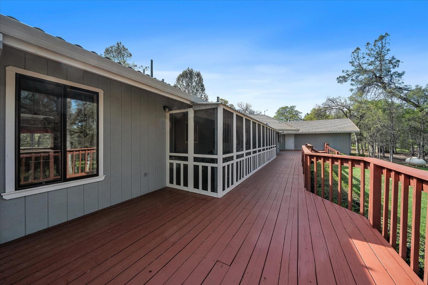 Detail Gallery Image 31 of 57 For 19862 Paso Robles Ave, Redding,  CA 96003 - 3 Beds | 2 Baths
