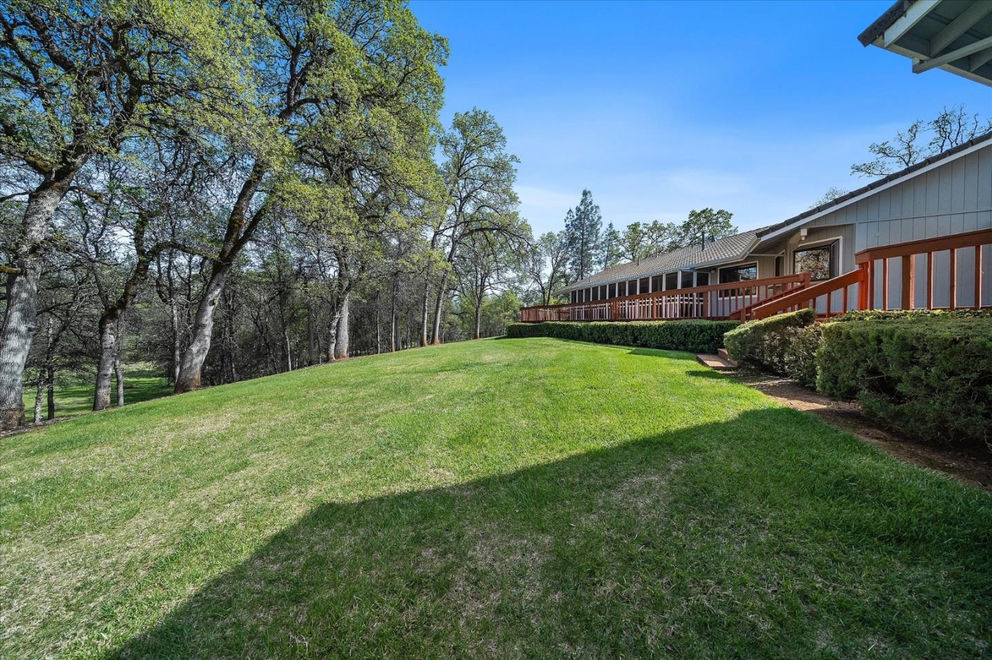 Detail Gallery Image 32 of 57 For 19862 Paso Robles Ave, Redding,  CA 96003 - 3 Beds | 2 Baths