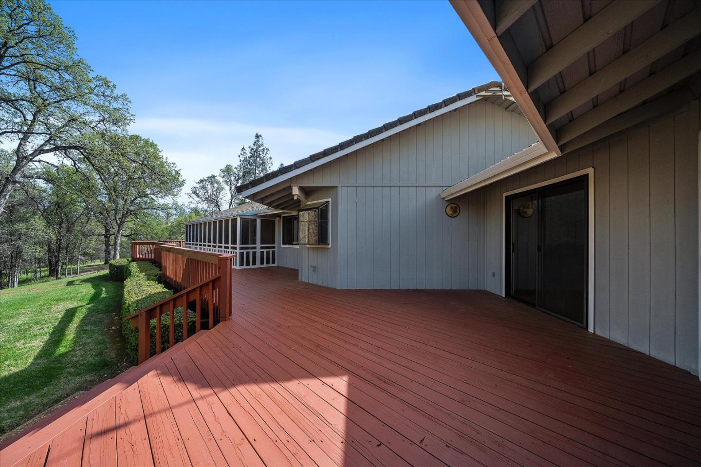 Detail Gallery Image 39 of 57 For 19862 Paso Robles Ave, Redding,  CA 96003 - 3 Beds | 2 Baths
