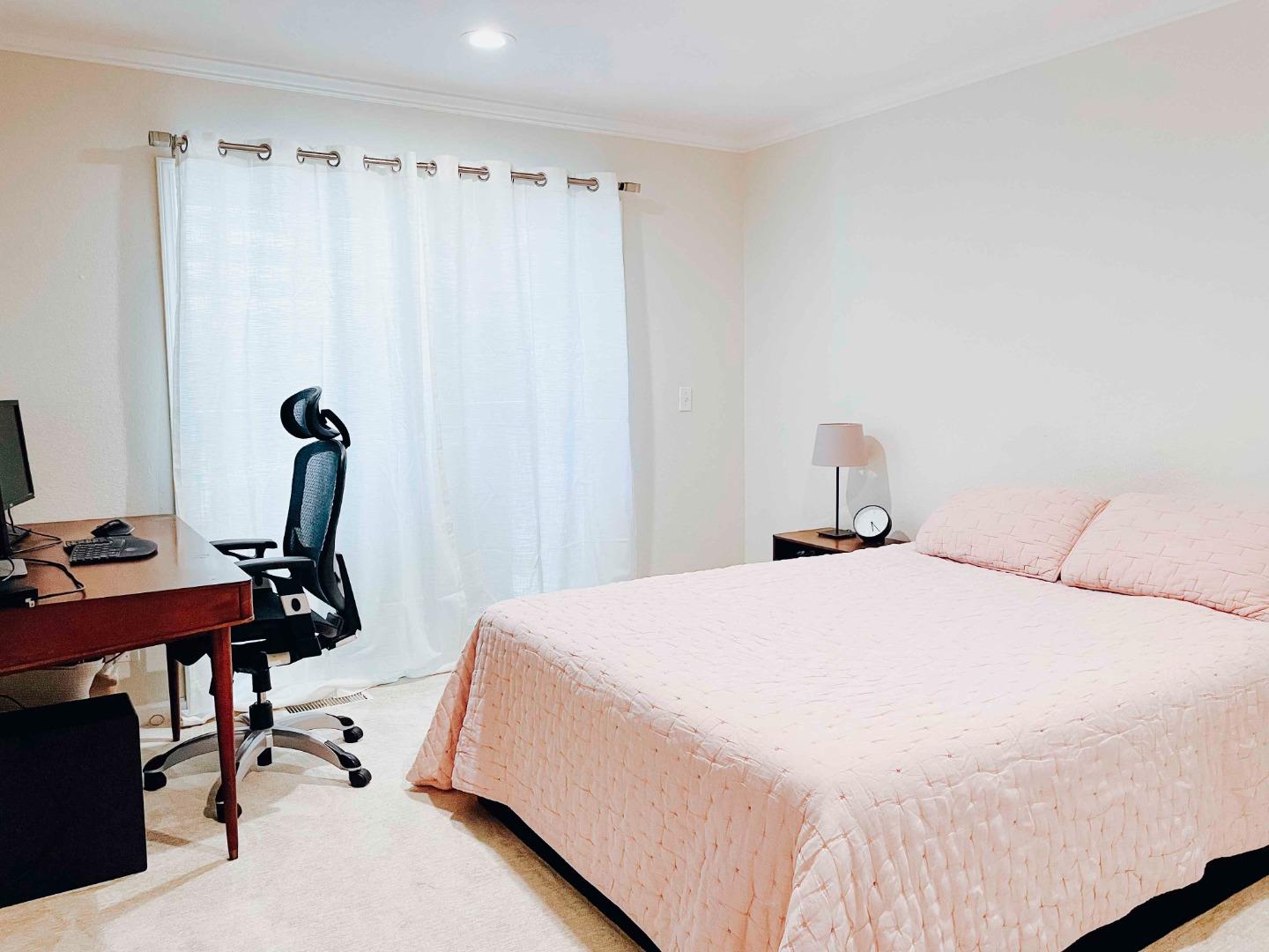 Detail Gallery Image 11 of 12 For 518 Almer Rd #4,  Burlingame,  CA 94010 - 2 Beds | 2 Baths