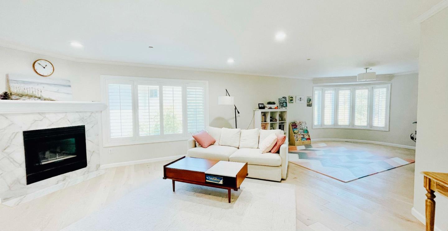 Detail Gallery Image 4 of 12 For 518 Almer Rd #4,  Burlingame,  CA 94010 - 2 Beds | 2 Baths