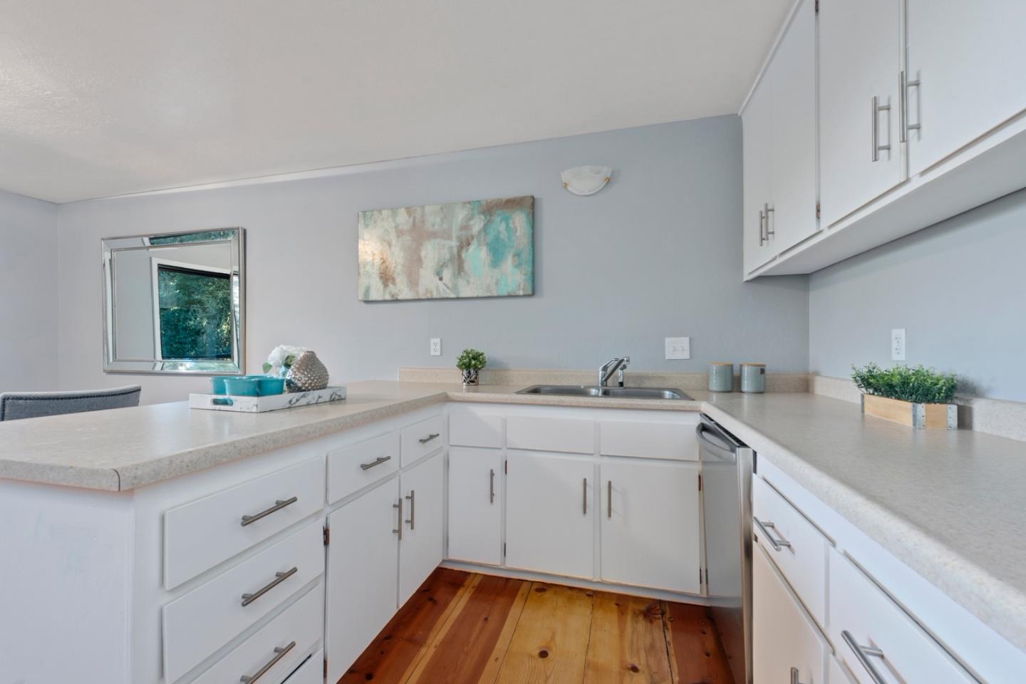 Detail Gallery Image 8 of 12 For 14826 Skyline Blvd #3,  Redwood City,  CA 94062 - 2 Beds | 1 Baths