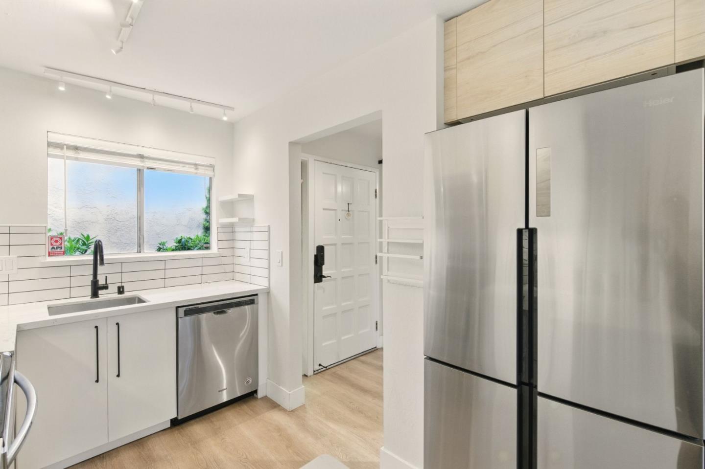 Detail Gallery Image 10 of 51 For 415 Oak Ave, Redwood City,  CA 94061 - 2 Beds | 1/1 Baths