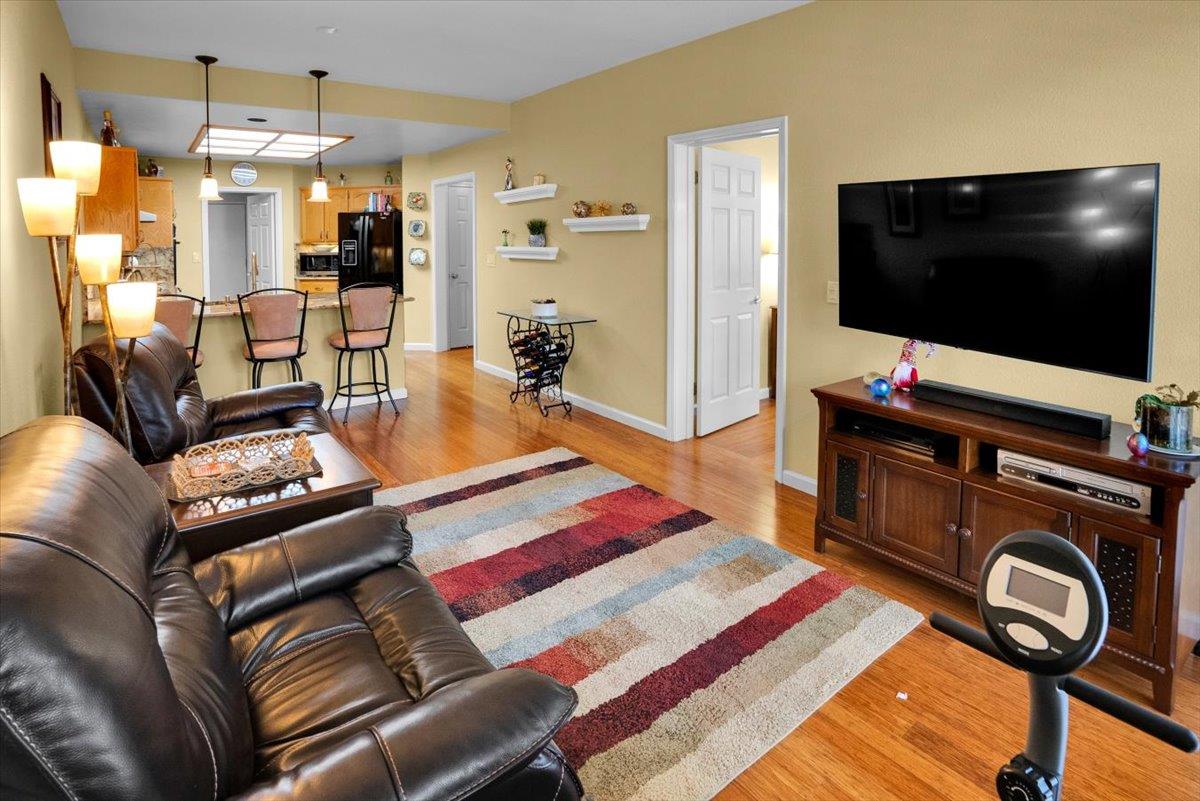Detail Gallery Image 10 of 31 For 7812 Prestwick Cir, San Jose,  CA 95135 - 2 Beds | 2 Baths