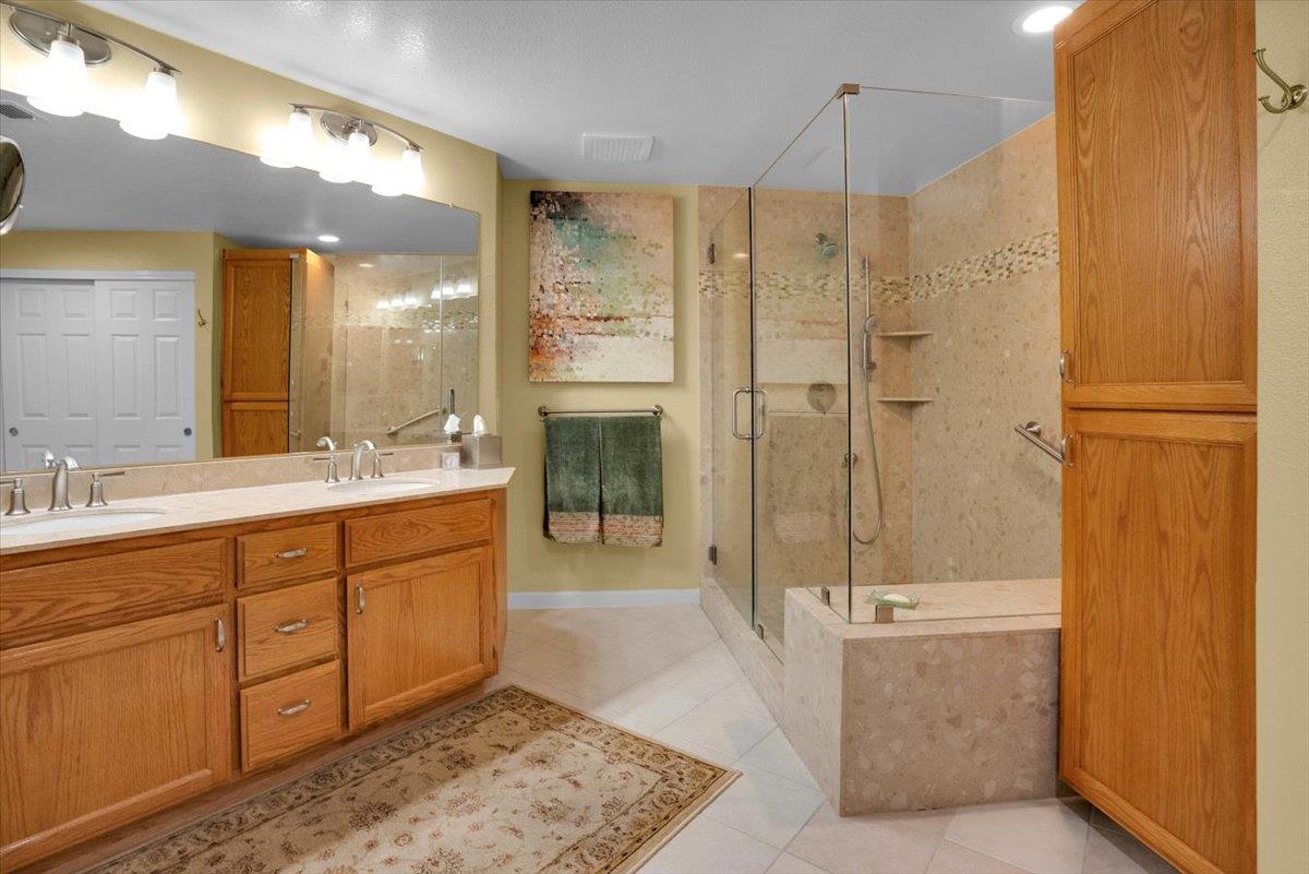 Detail Gallery Image 13 of 31 For 7812 Prestwick Cir, San Jose,  CA 95135 - 2 Beds | 2 Baths