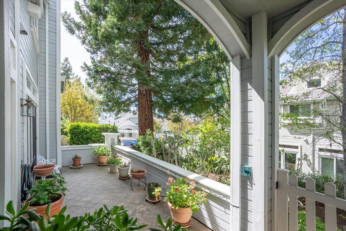 Detail Gallery Image 2 of 31 For 7812 Prestwick Cir, San Jose,  CA 95135 - 2 Beds | 2 Baths