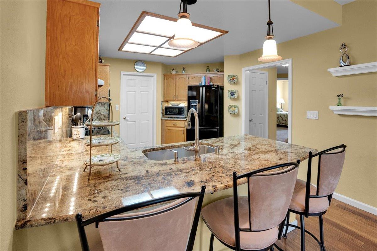 Detail Gallery Image 8 of 31 For 7812 Prestwick Cir, San Jose,  CA 95135 - 2 Beds | 2 Baths