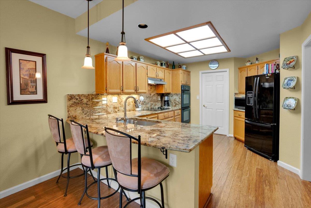 Detail Gallery Image 9 of 31 For 7812 Prestwick Cir, San Jose,  CA 95135 - 2 Beds | 2 Baths