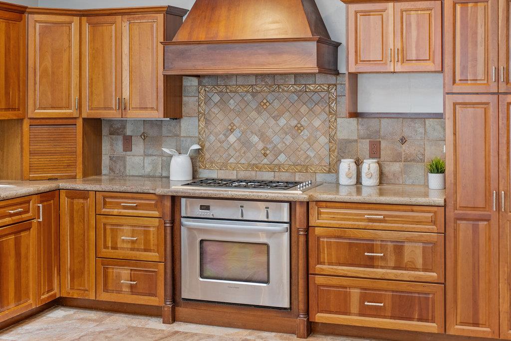 Detail Gallery Image 12 of 49 For 405 Esmeralda Dr, Santa Cruz,  CA 95060 - 4 Beds | 3 Baths