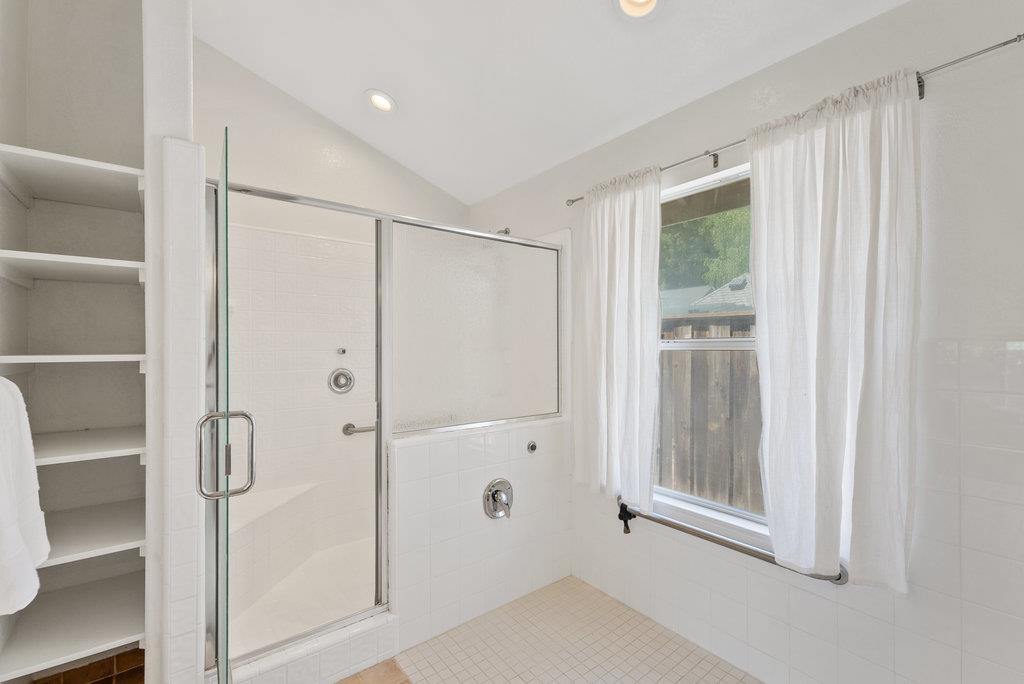Detail Gallery Image 19 of 49 For 405 Esmeralda Dr, Santa Cruz,  CA 95060 - 4 Beds | 3 Baths