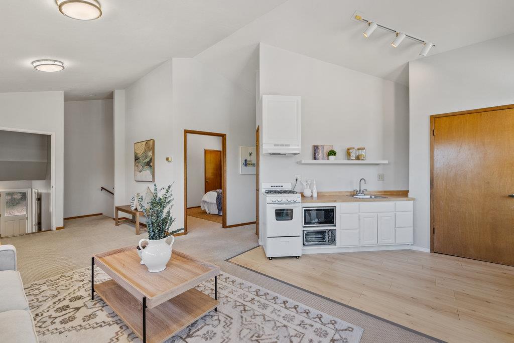 Detail Gallery Image 29 of 49 For 405 Esmeralda Dr, Santa Cruz,  CA 95060 - 4 Beds | 3 Baths