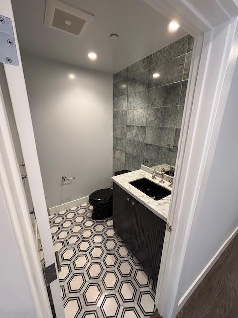 Detail Gallery Image 6 of 28 For 841 N Idaho St, San Mateo,  CA 94401 - 4 Beds | 2/1 Baths