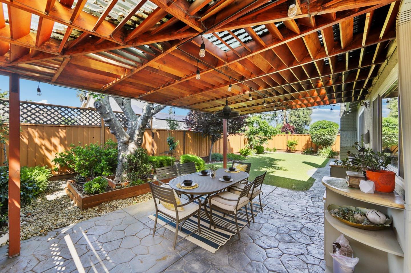 Detail Gallery Image 17 of 25 For 367 Curie Dr, San Jose,  CA 95119 - 3 Beds | 2 Baths