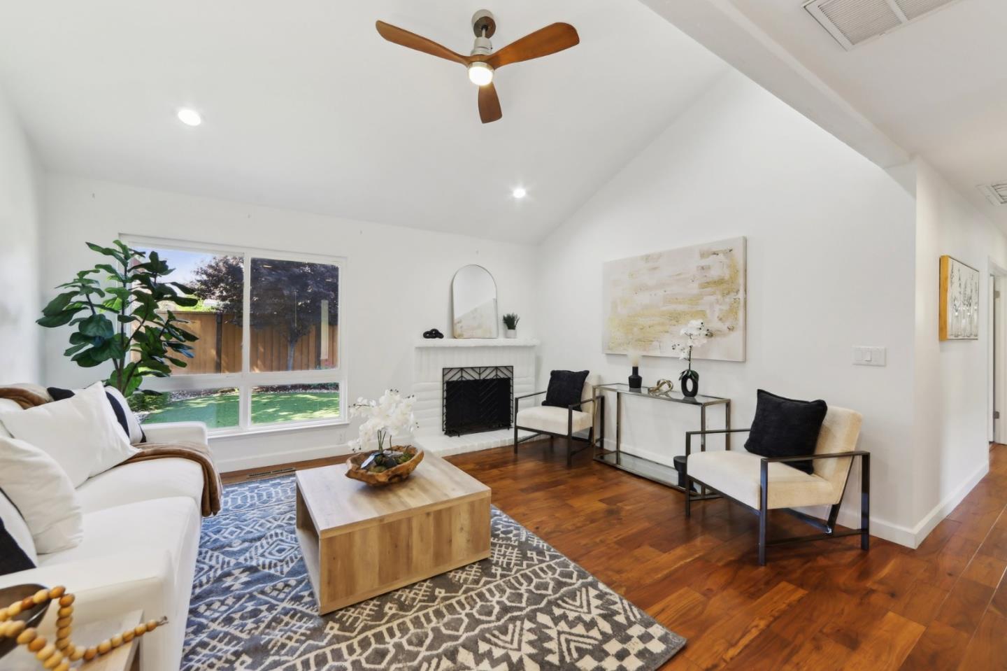 Detail Gallery Image 3 of 25 For 367 Curie Dr, San Jose,  CA 95119 - 3 Beds | 2 Baths