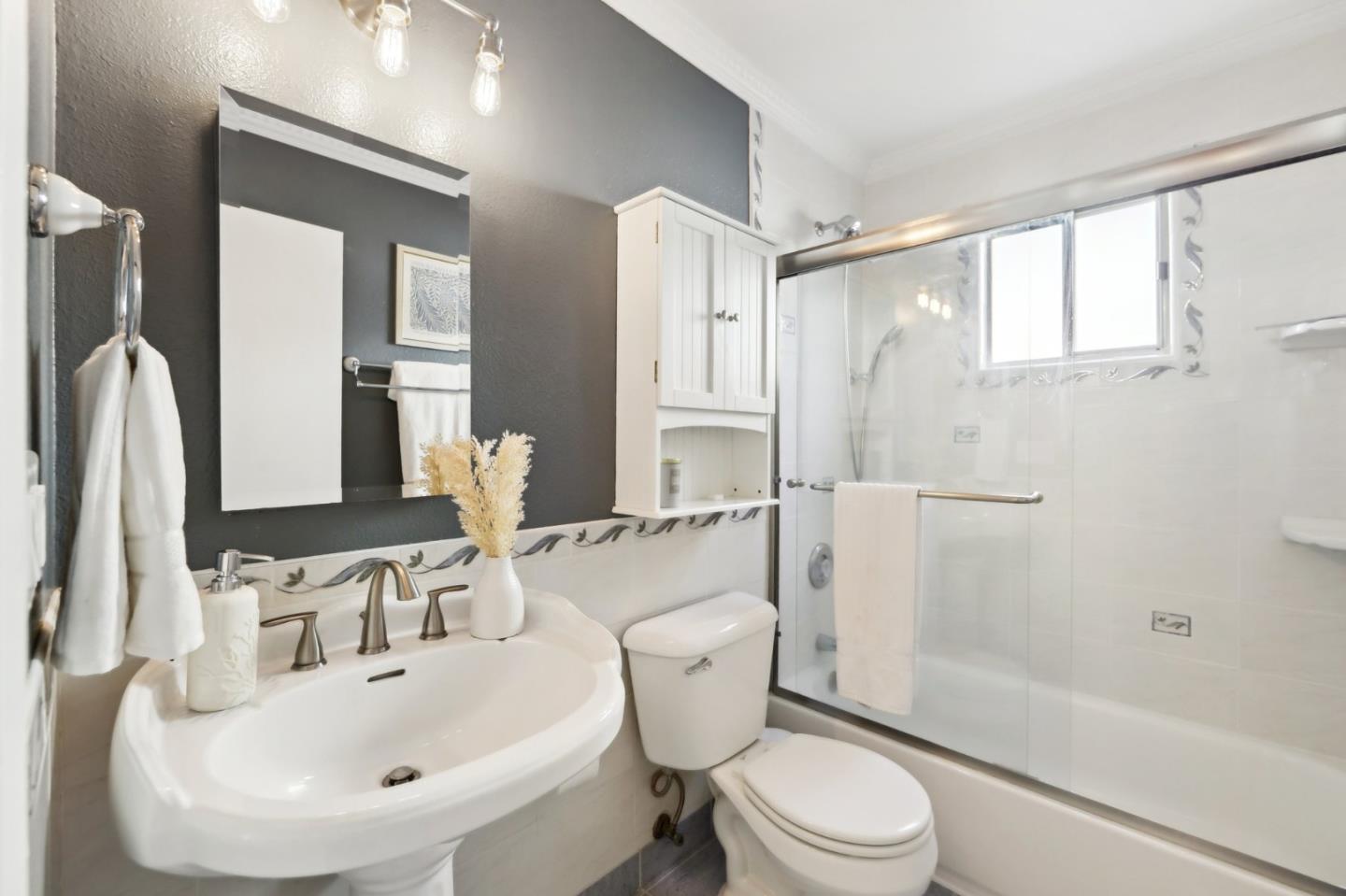 Detail Gallery Image 9 of 25 For 367 Curie Dr, San Jose,  CA 95119 - 3 Beds | 2 Baths
