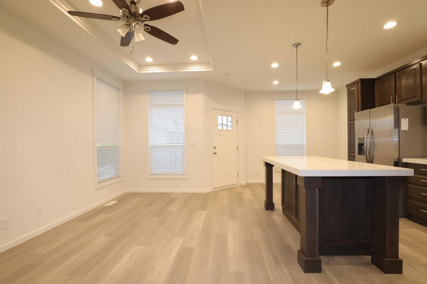 Detail Gallery Image 3 of 15 For 8282 Murray Ave #98,  Gilroy,  CA 95020 - 3 Beds | 2 Baths