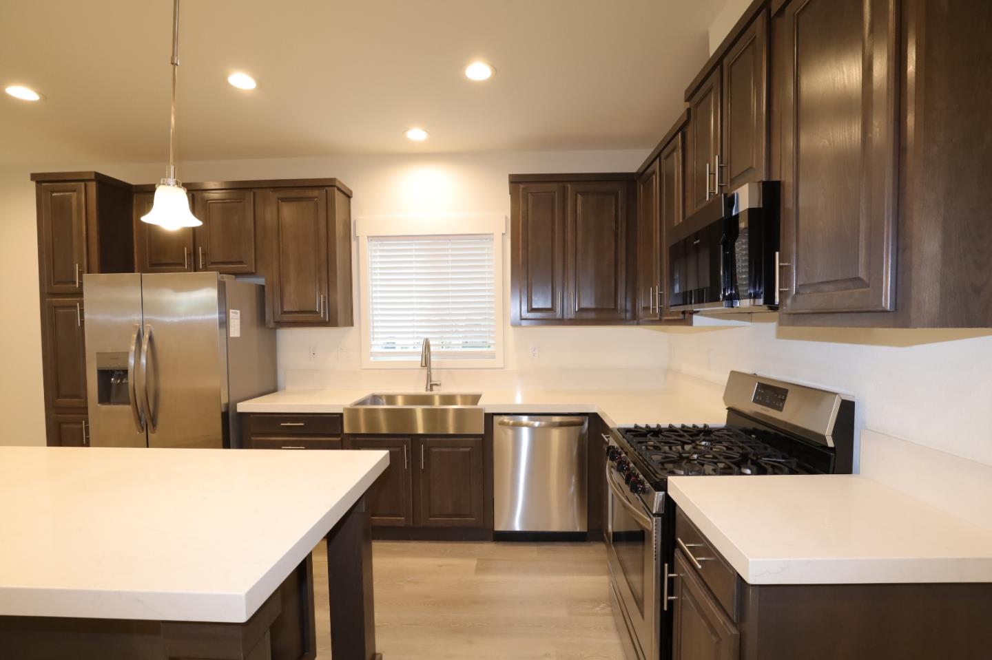 Detail Gallery Image 5 of 15 For 8282 Murray Ave #98,  Gilroy,  CA 95020 - 3 Beds | 2 Baths