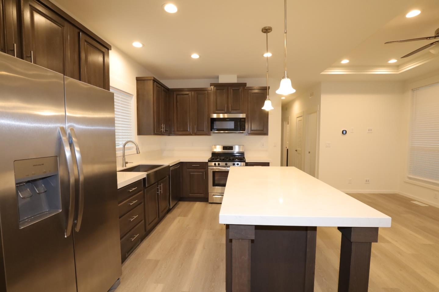 Detail Gallery Image 6 of 15 For 8282 Murray Ave #98,  Gilroy,  CA 95020 - 3 Beds | 2 Baths