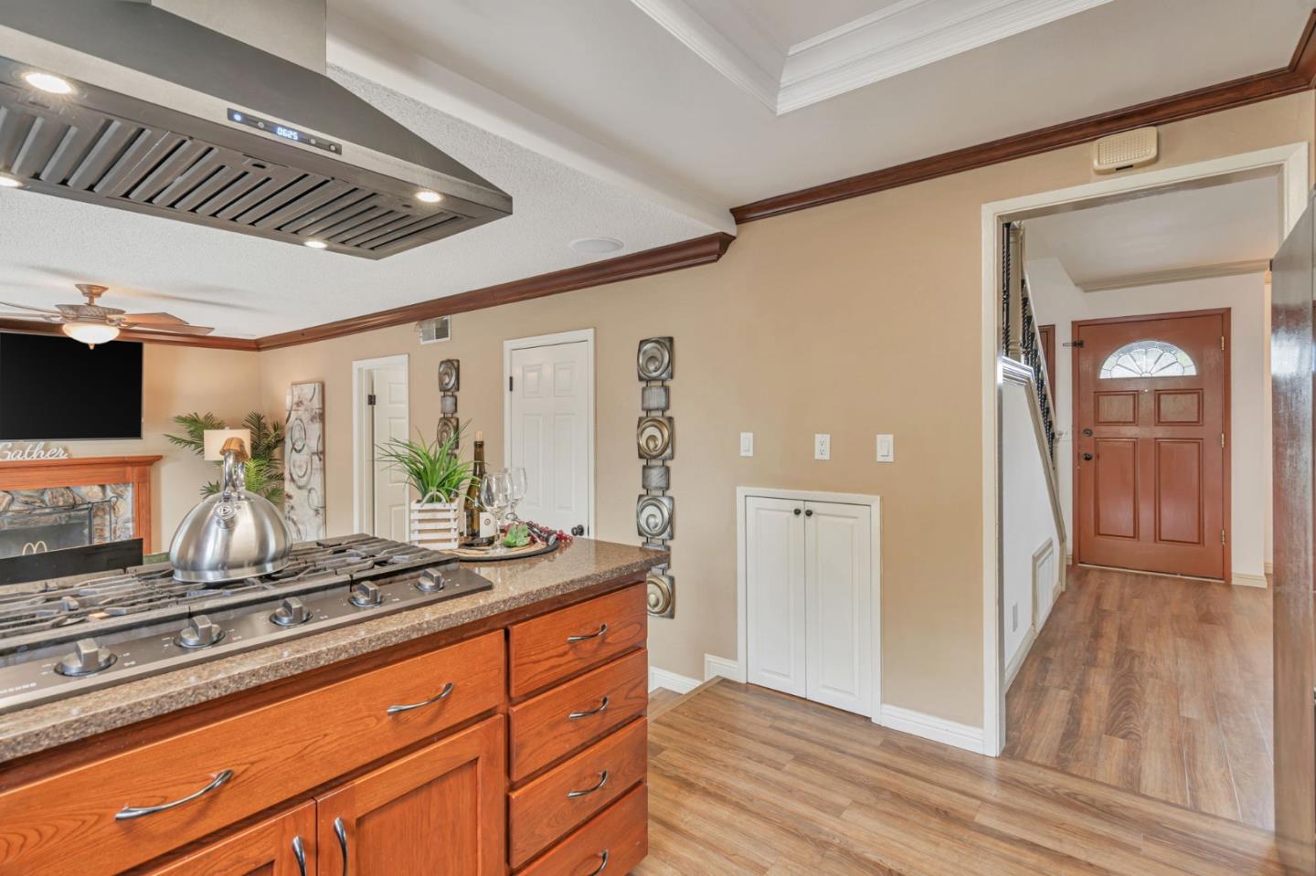Detail Gallery Image 13 of 35 For 5684 Calpine Dr, San Jose,  CA 95123 - 3 Beds | 2/1 Baths