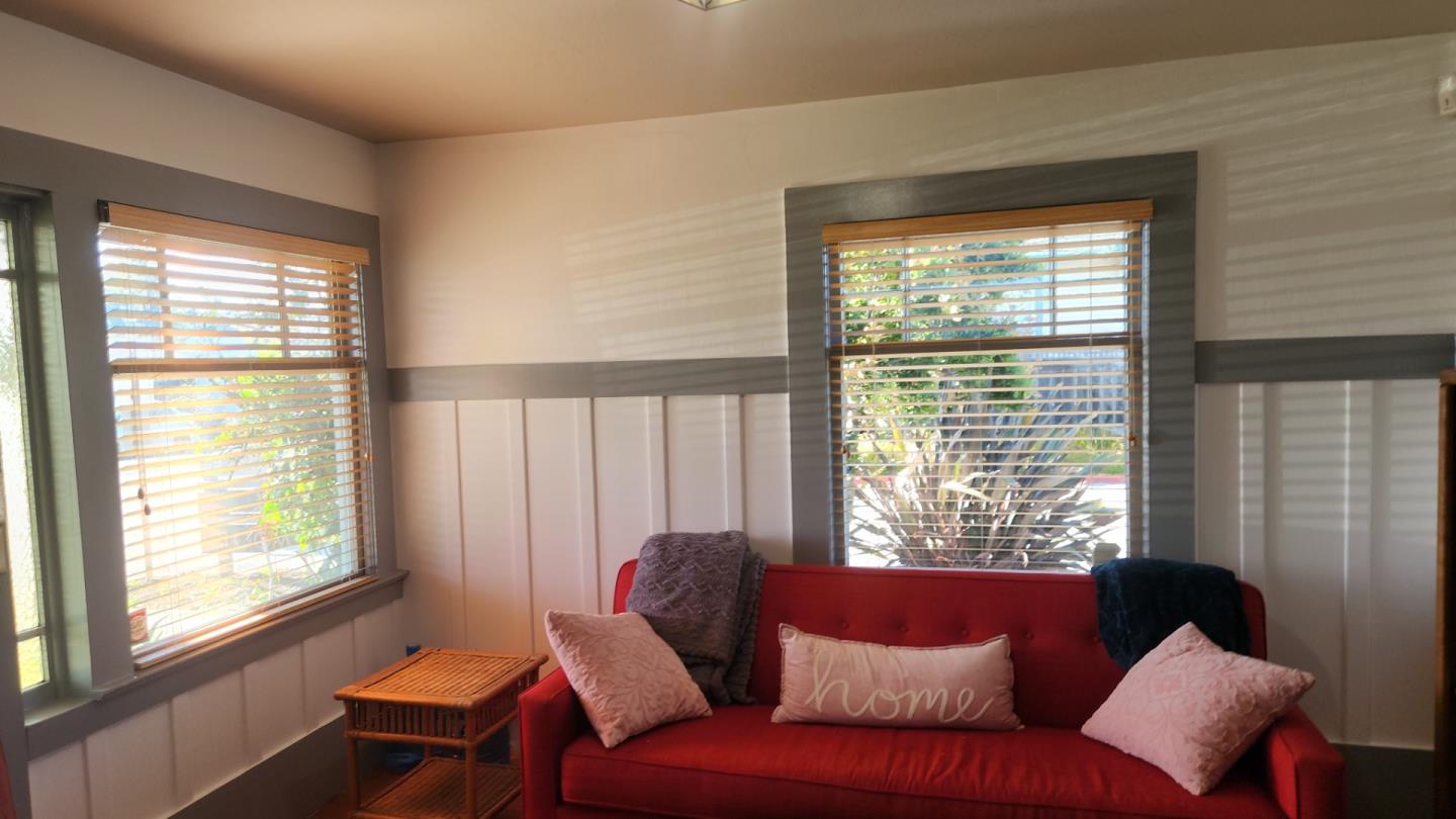Detail Gallery Image 14 of 32 For 895 Main St, Half Moon Bay,  CA 94019 - 2 Beds | 1 Baths