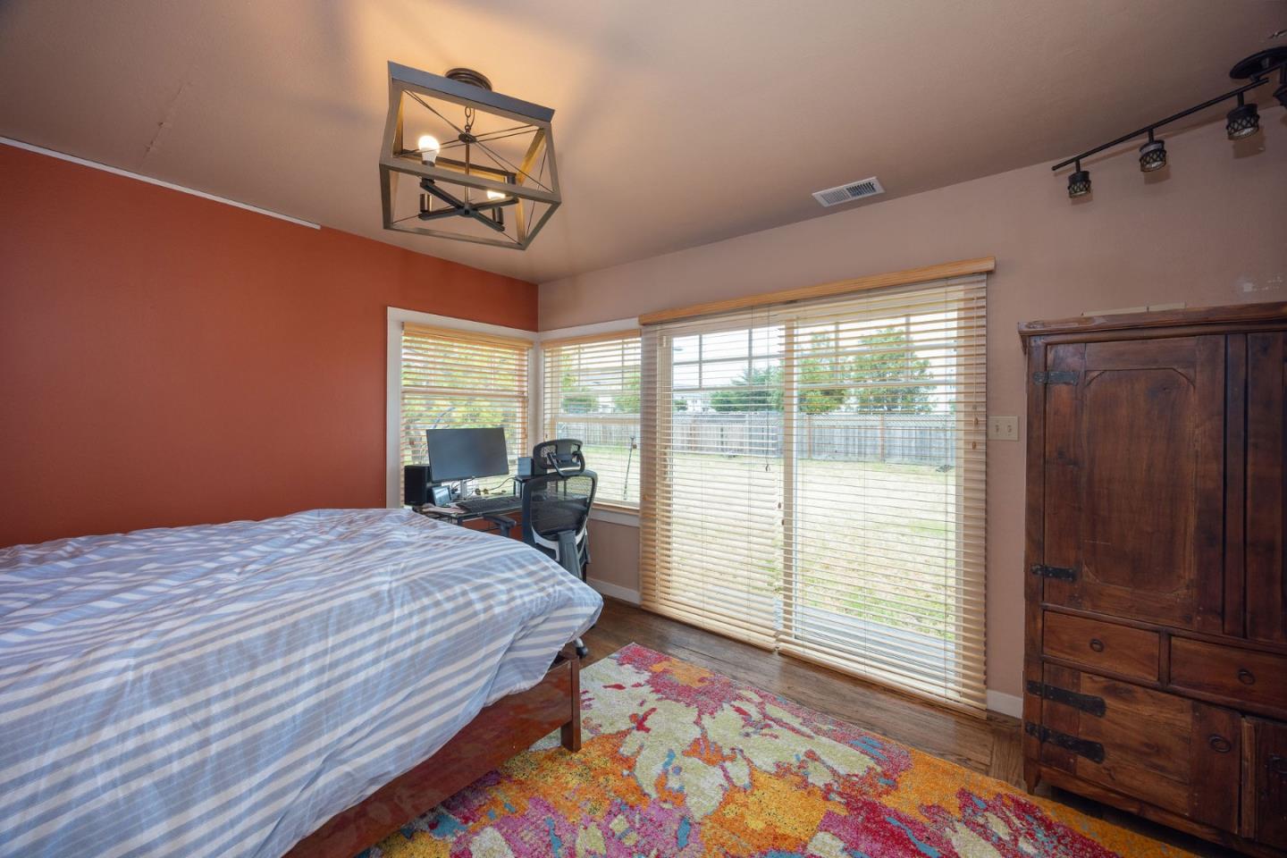 Detail Gallery Image 22 of 32 For 895 Main St, Half Moon Bay,  CA 94019 - 2 Beds | 1 Baths