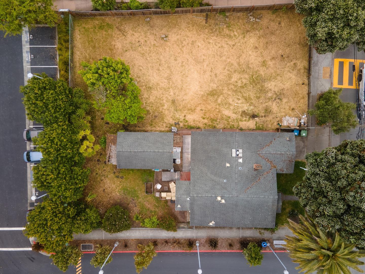 Detail Gallery Image 27 of 32 For 895 Main St, Half Moon Bay,  CA 94019 - 2 Beds | 1 Baths
