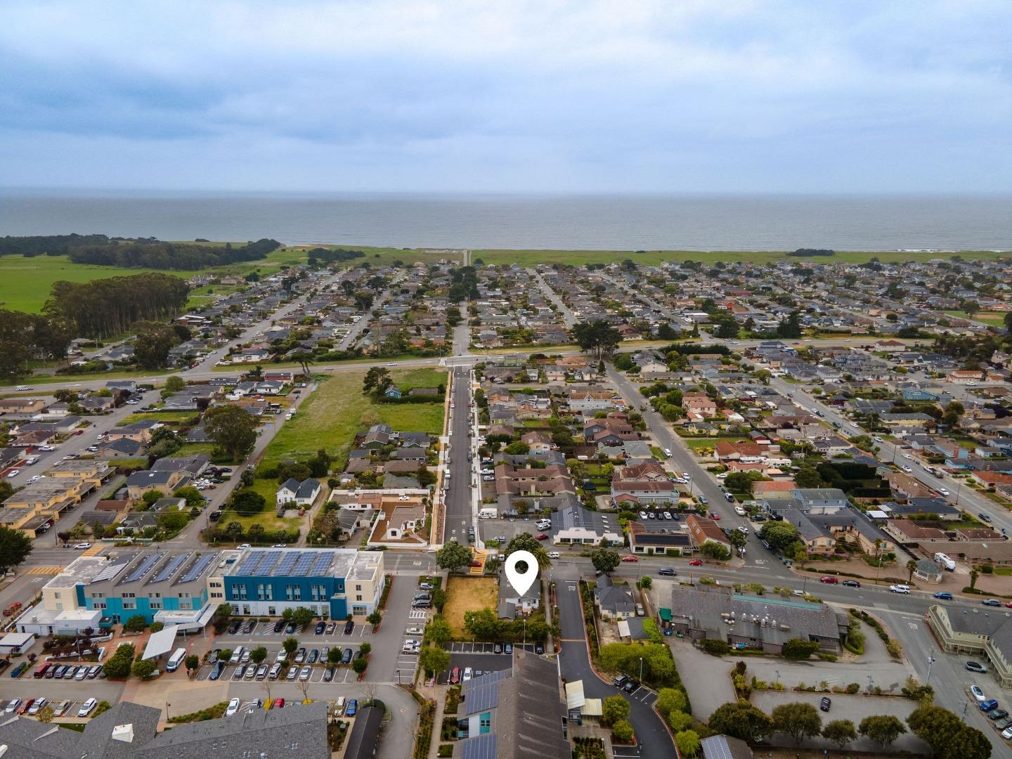 Detail Gallery Image 31 of 32 For 895 Main St, Half Moon Bay,  CA 94019 - 2 Beds | 1 Baths