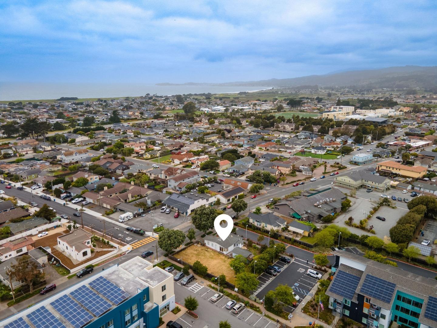 Detail Gallery Image 32 of 32 For 895 Main St, Half Moon Bay,  CA 94019 - 2 Beds | 1 Baths