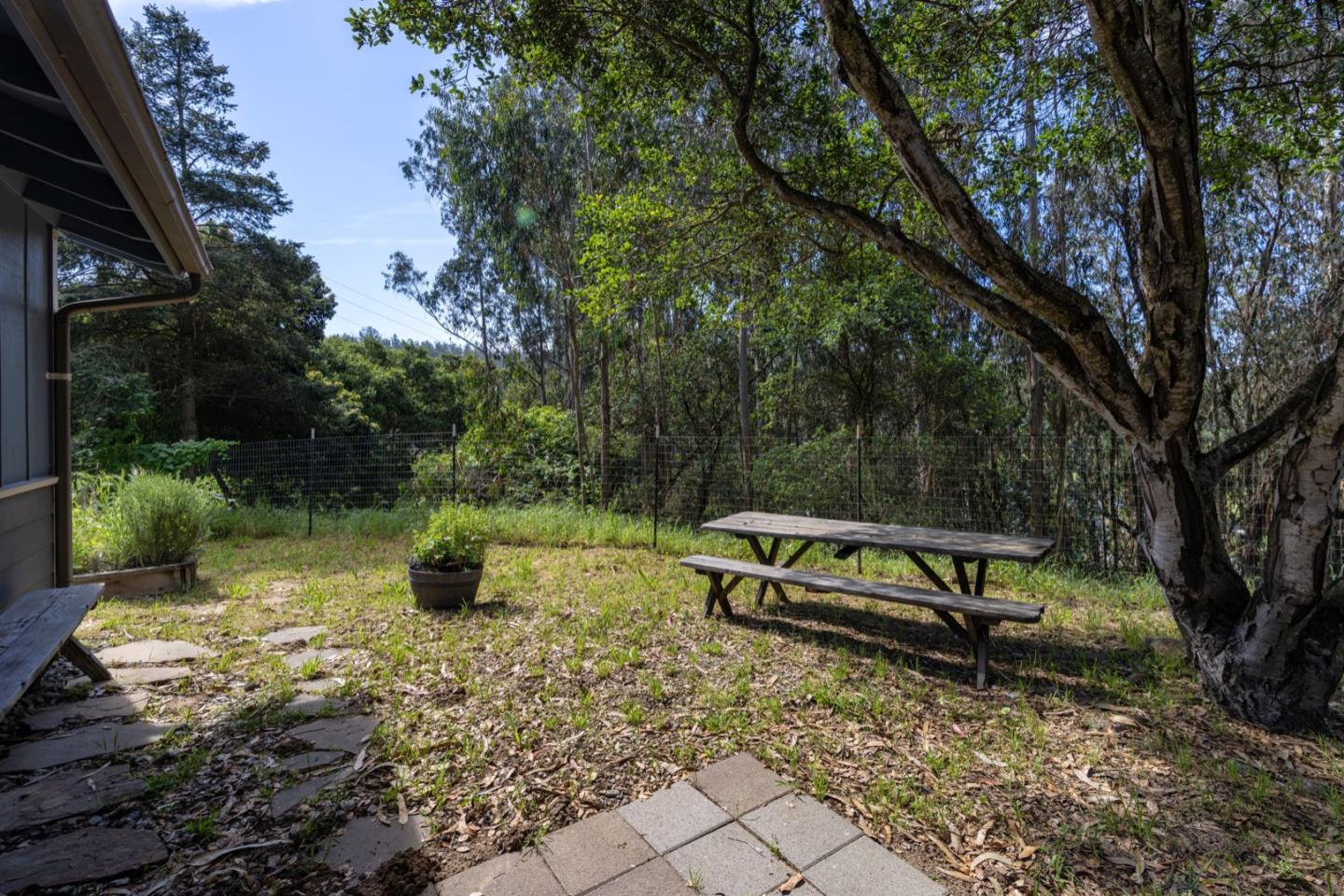 Detail Gallery Image 21 of 37 For 14440 Ridgecrest Rd, Royal Oaks,  CA 95076 - 4 Beds | 3 Baths