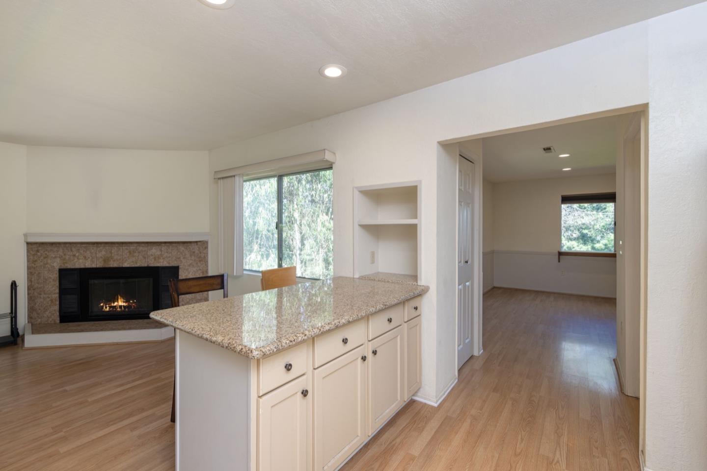 Detail Gallery Image 4 of 37 For 14440 Ridgecrest Rd, Royal Oaks,  CA 95076 - 4 Beds | 3 Baths